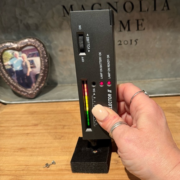 1 ctw rainbow iridescent moissanite earrings - Picture 4 of 4